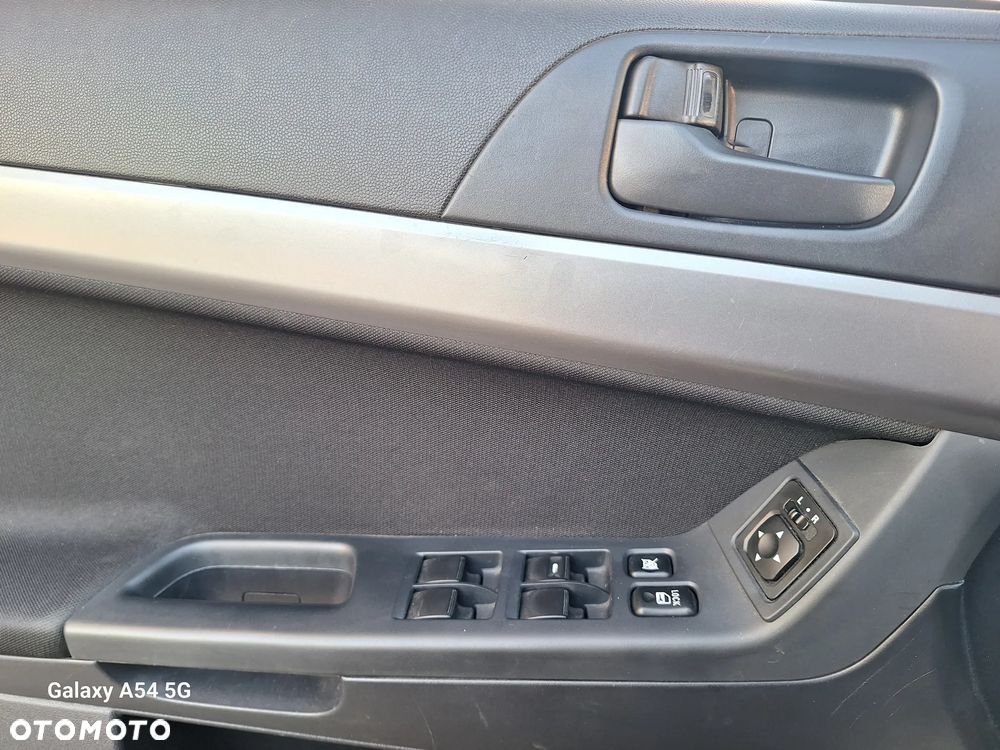 Mitsubishi Lancer 1.5 Inform - 32