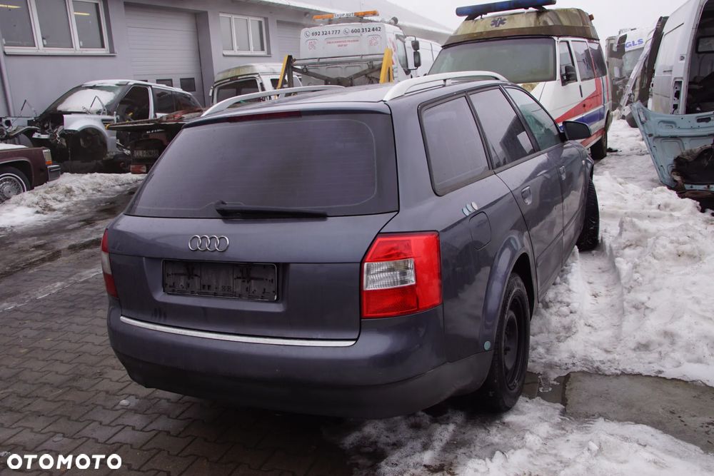Auto na części - Audi A4 B6 1.9 TDI 130 KM AWX GBQ LX7Z 2002R Silnik Skrzynia Drzwi Maska Klapa Zderzak Błotnik Lusterko Lampa Klamka Szyba Deska Kokpit Sterownik Moduł Czujnik Licznik Panel Kierownica - 6