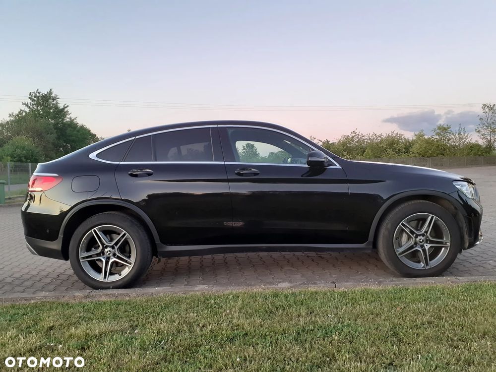 Mercedes-Benz GLC 200 4Matic 9G-TRONIC AMG Line - 9