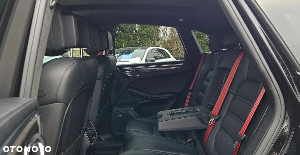 Porsche Macan Turbo - 23