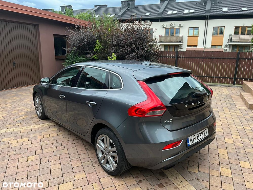 Volvo V40 D2 - 11