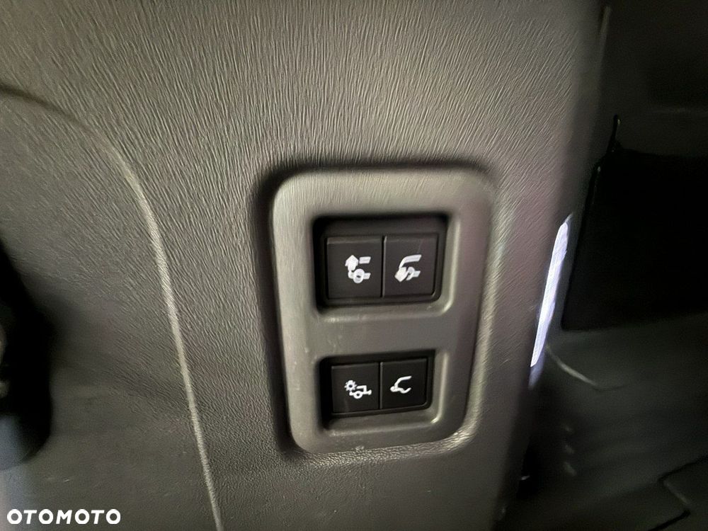 Land Rover Defender - 39