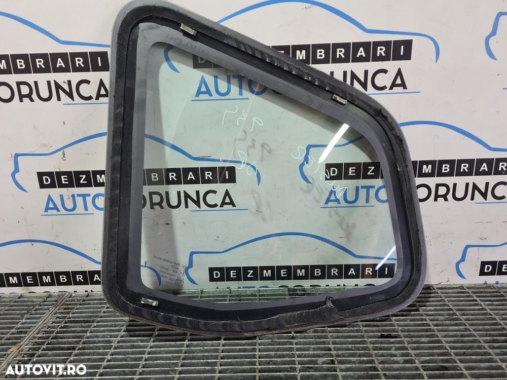 Geam fix caroserie dreapta Dacia Duster 2010 - 2013 SUV 4 Usi (934) - 2