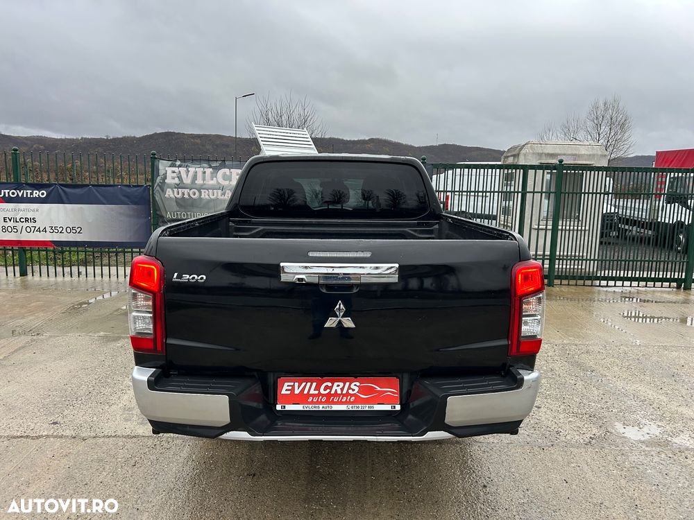 Mitsubishi L200 Double Cab 2.2 DI-D M/T Instyle - 13