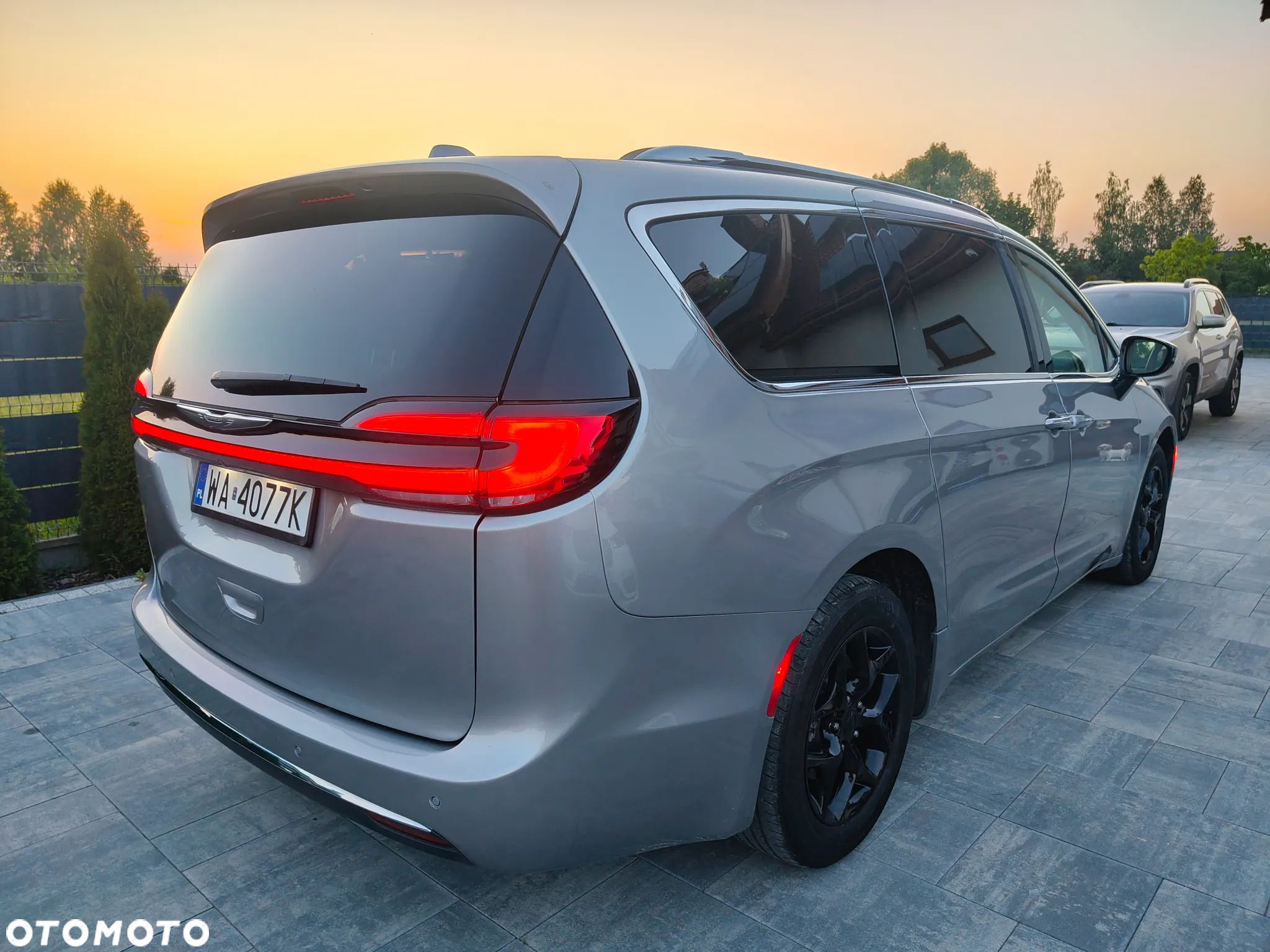 Chrysler Pacifica - 3