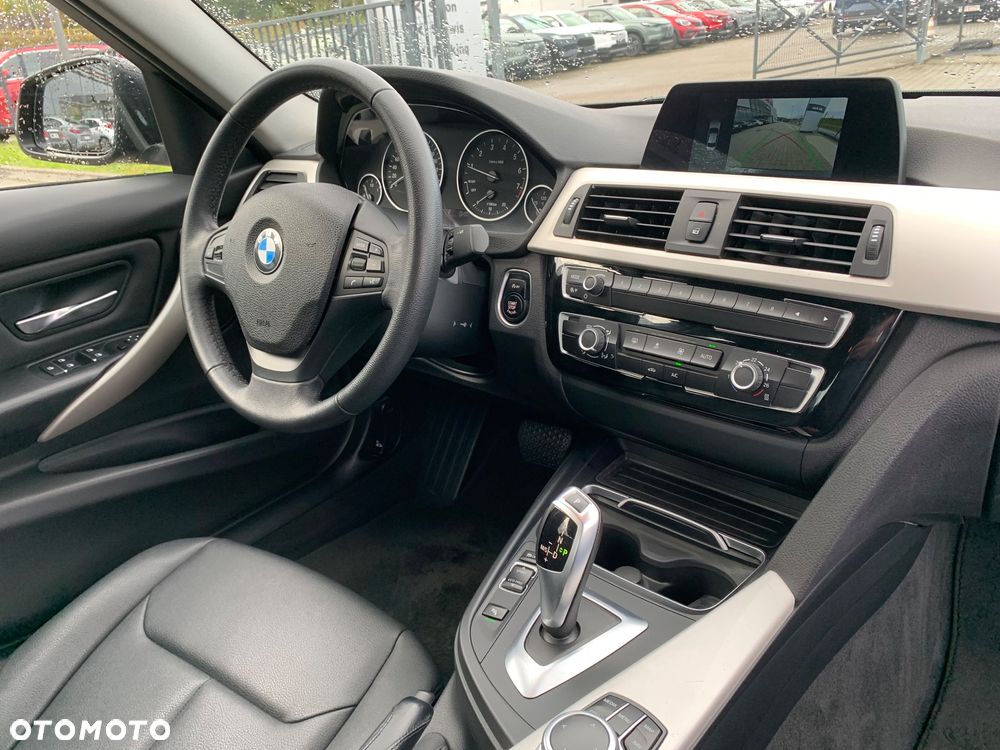 BMW Seria 3 318i Advantage - 31