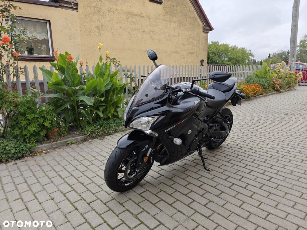 Suzuki GSX 1000 - 4