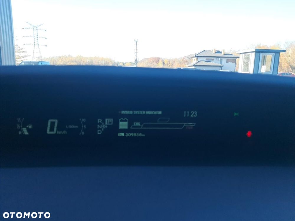 Toyota Prius 1.8 HSD Sol - 10