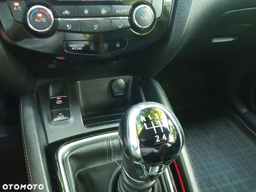 Nissan Qashqai 1.3 DIG-T Acenta - 17