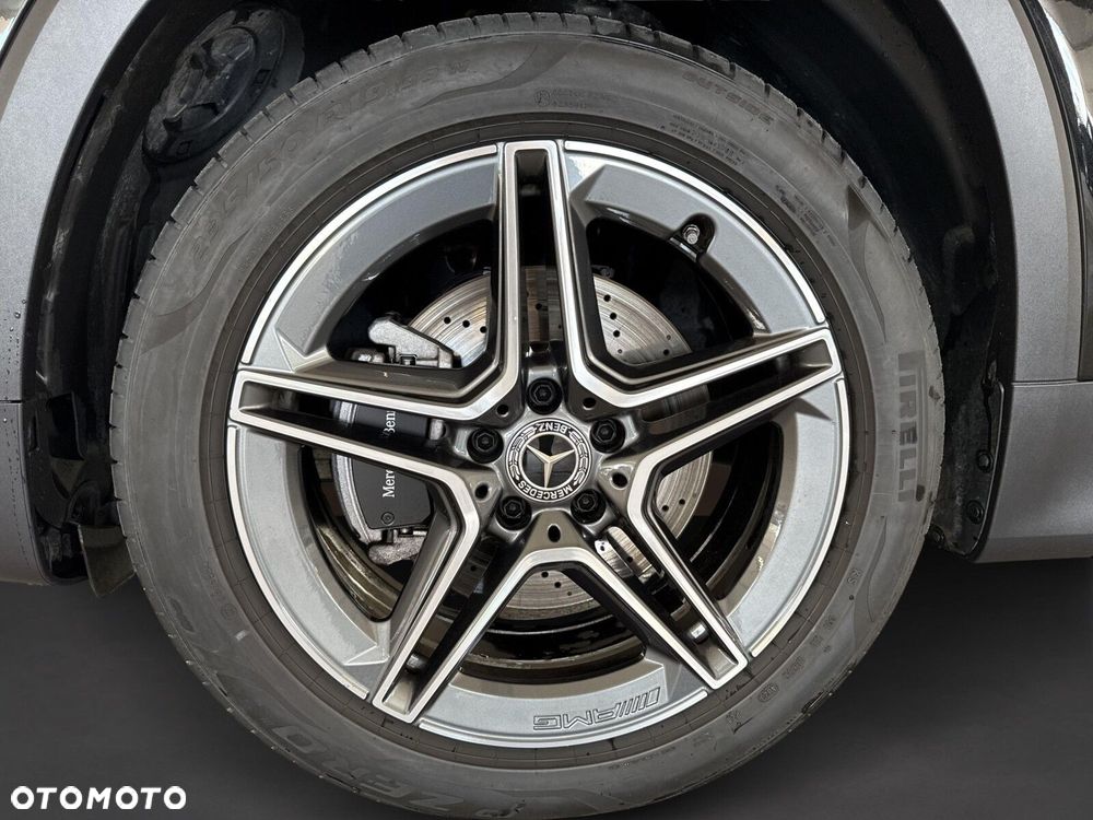 Mercedes-Benz GLB - 10