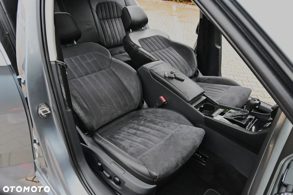 Skoda Superb 2.0 TDI DSG Premium Edition - 17