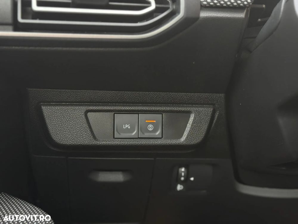 Dacia Logan TCe 90 MT6 Expression - 13