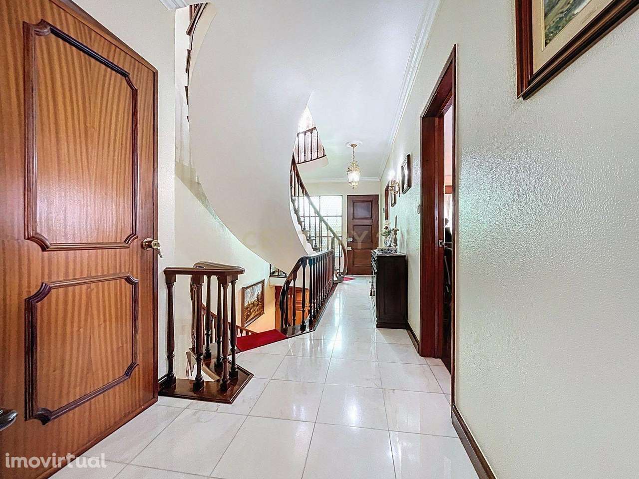 Moradia com Potencial Único no Centro da Cidade de Ponta Delgada - Grande imagem: 5/24