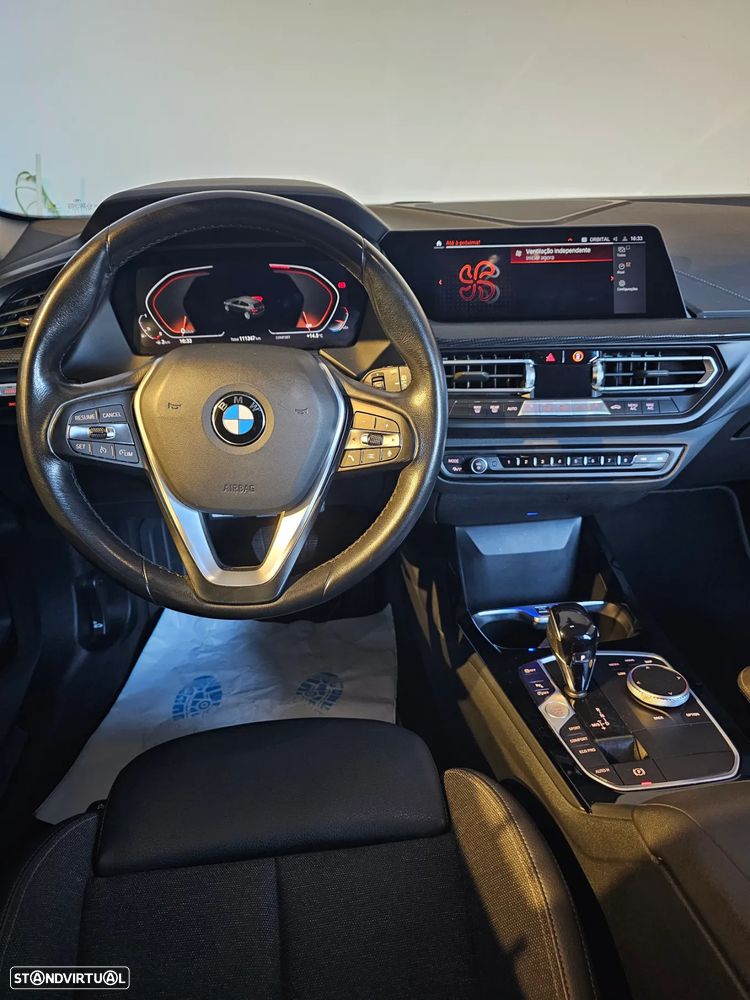 BMW 118 i Line Sport Auto - 32