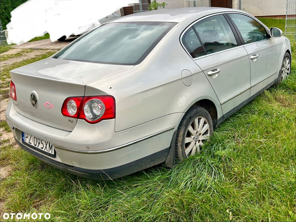 Volkswagen Passat 1.8 TSI Comfortline - 4