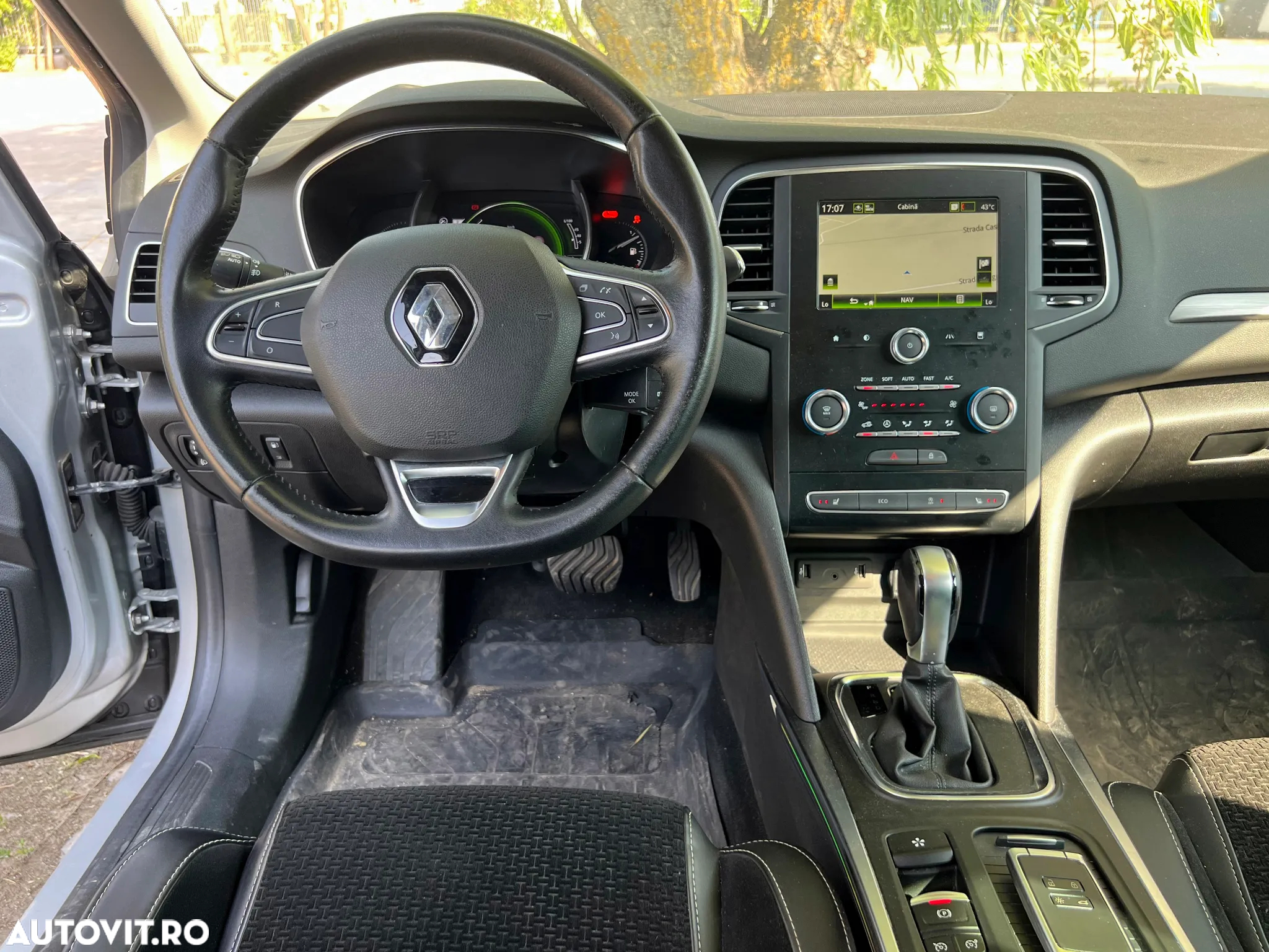 Renault Megane TCe 140 EDC GPF Intens - 16