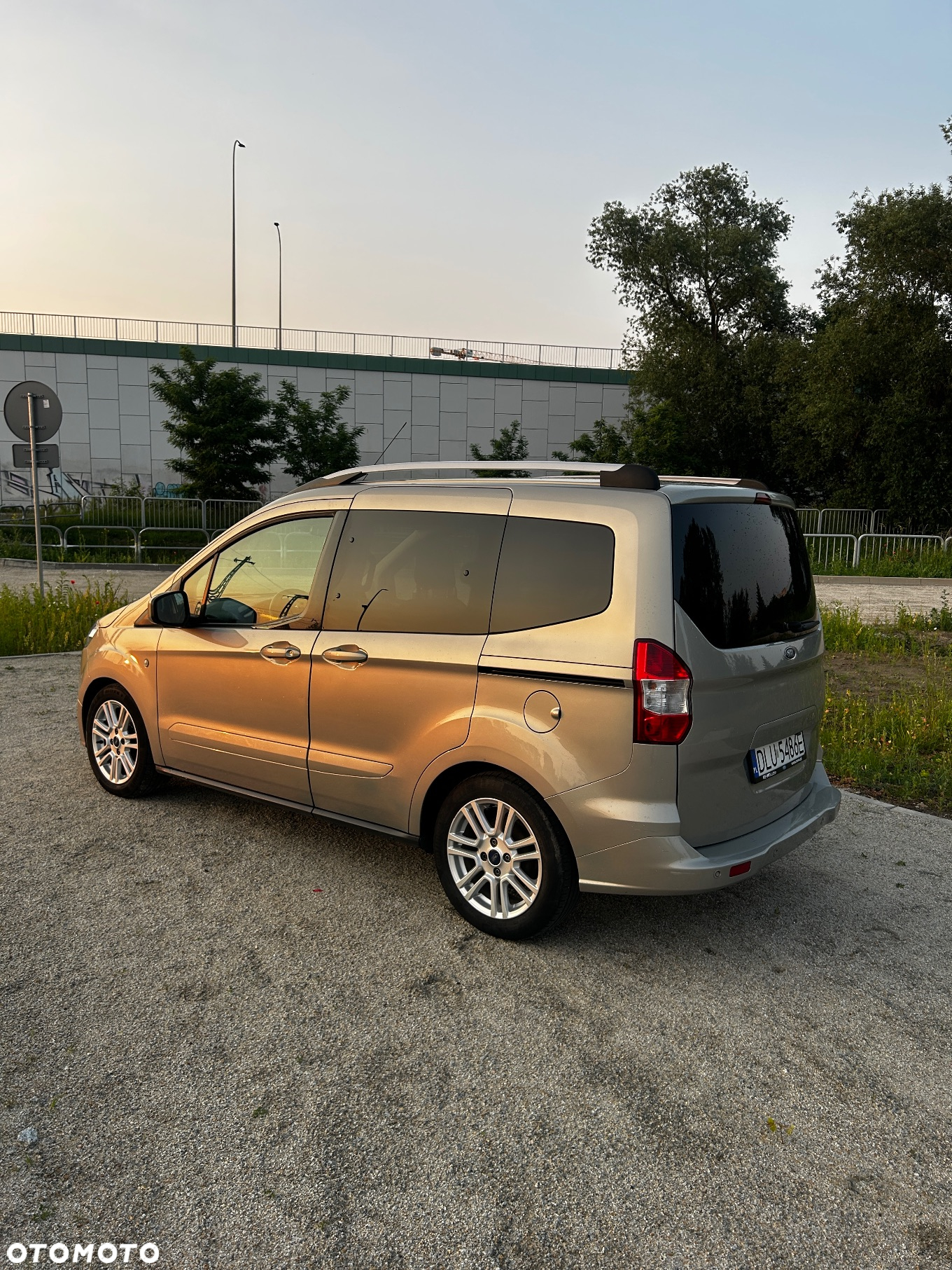 Ford Tourneo Courier 1.5 TDCi Trend - 6