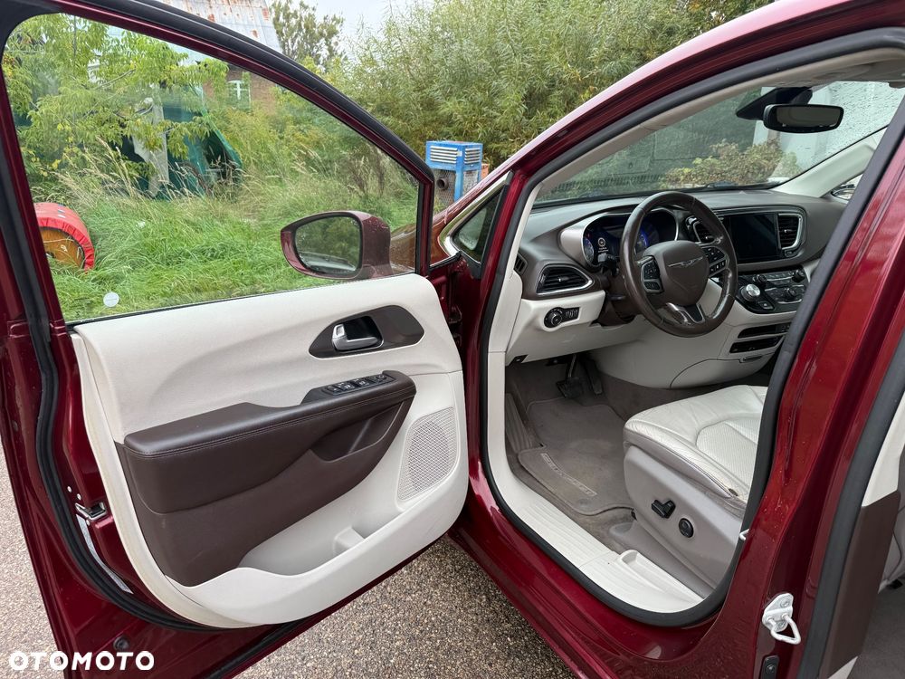 Chrysler Pacifica - 18