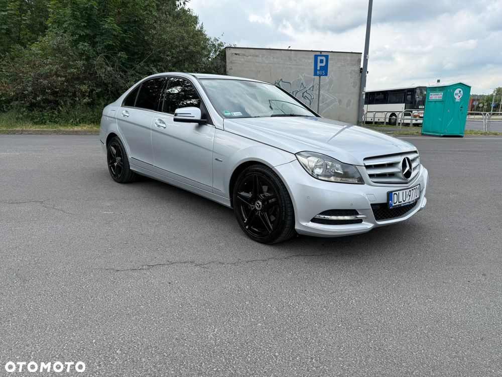 Mercedes-Benz Klasa C 250 CGI BlueEff Avantgarde - 5
