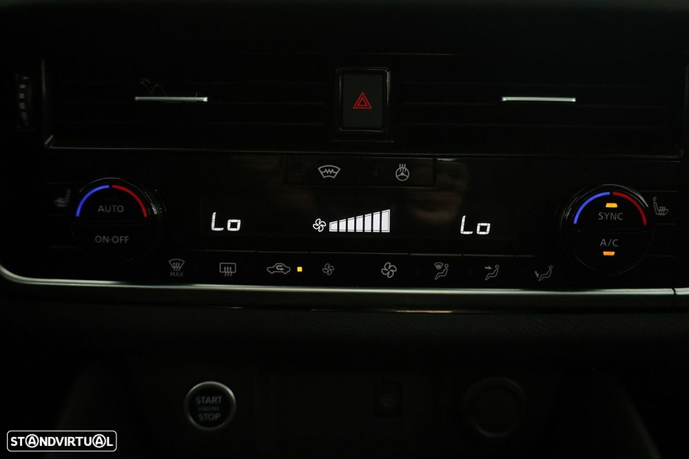 Nissan Qashqai 1.3 DIG-T N-Connecta LED Xtronic - 14