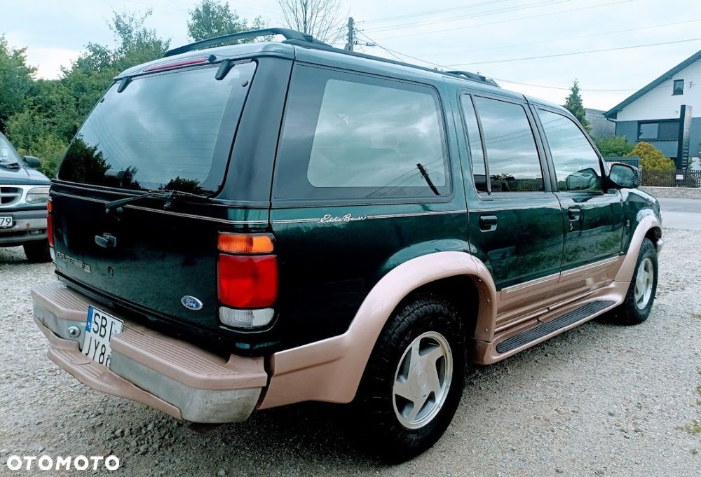 Ford Explorer - 15