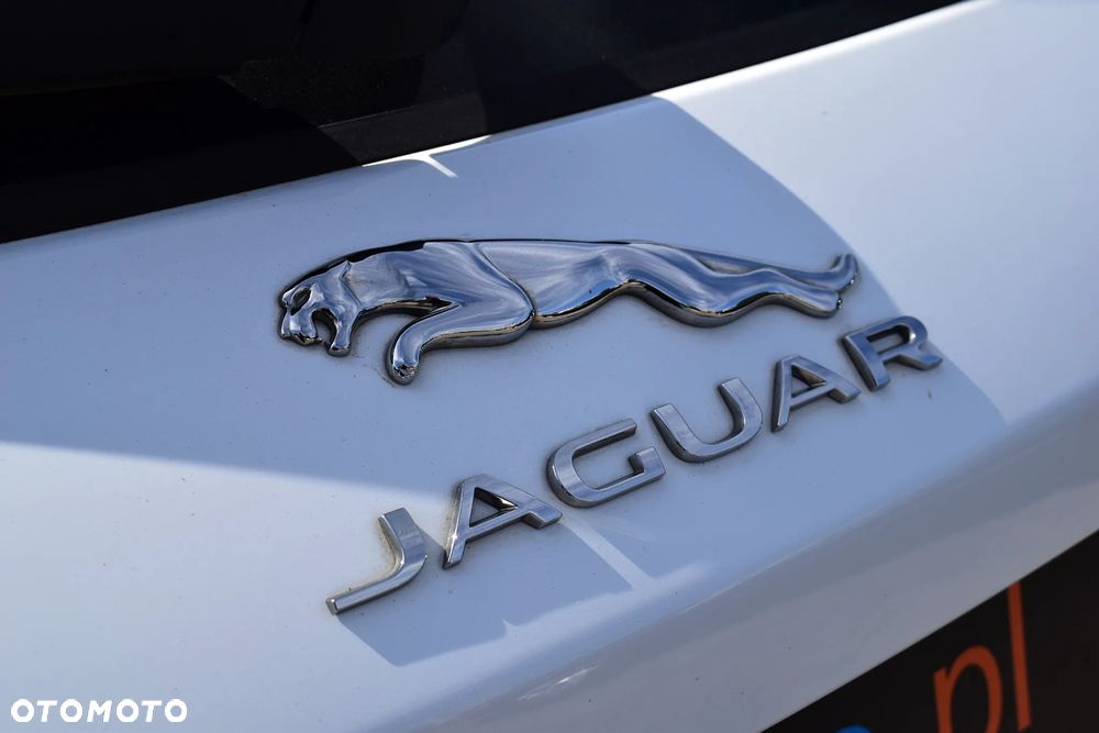 Jaguar F-Pace P250 AWD - 25