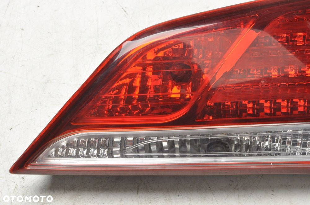 HYUNDAI I40 TYLNA PRAWY TYŁ W KLAPĘ 92404-3Z300 - 3