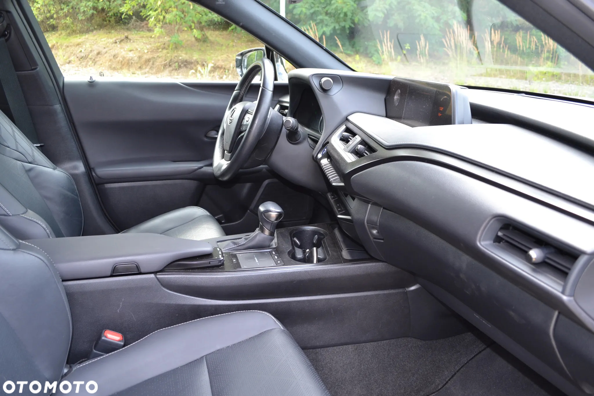 Lexus UX - 8