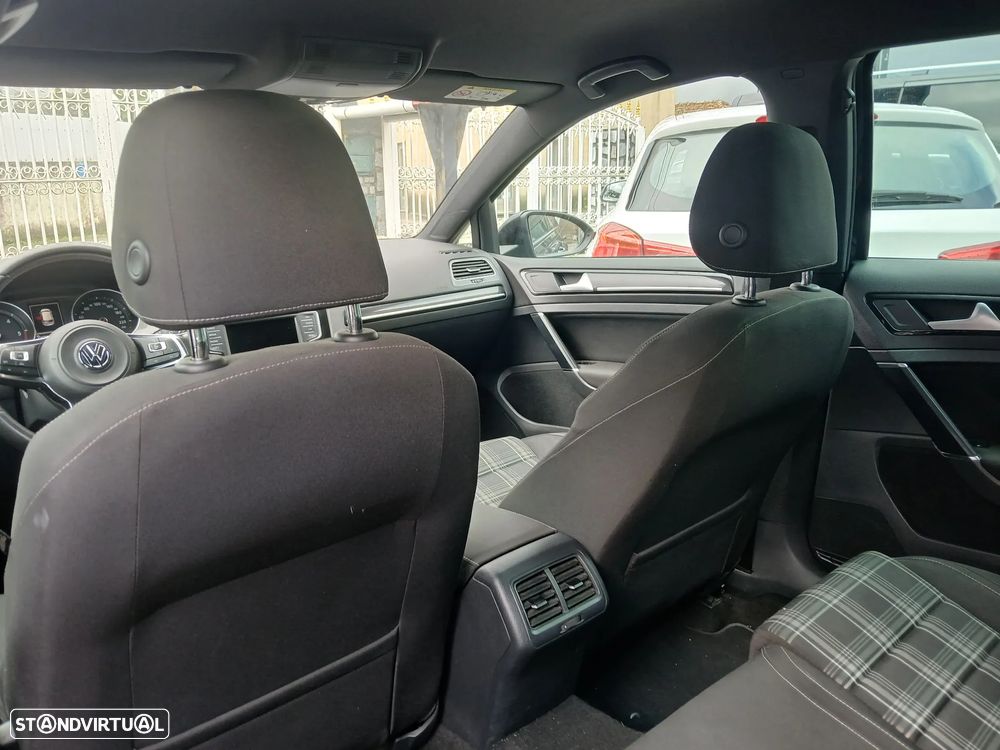 VW Golf 2.0 TDi GTD DSG - 26