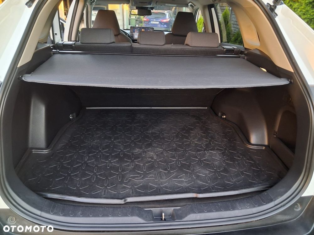 Toyota RAV4 - 8