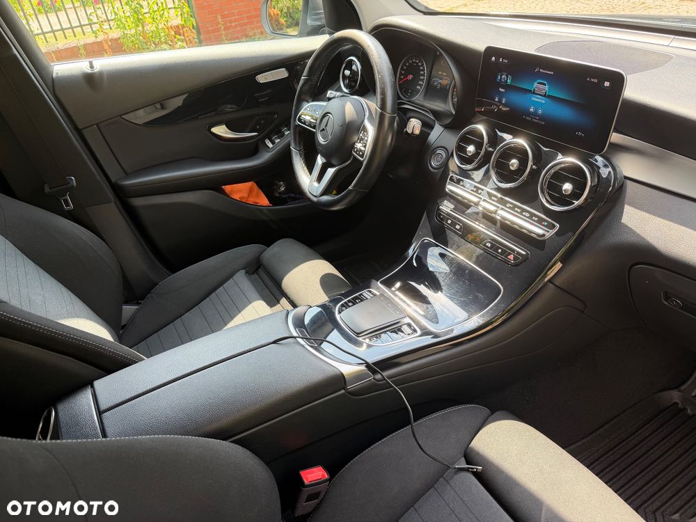 Mercedes-Benz GLC 200 d 4Matic 9G-TRONIC Exclusive - 24