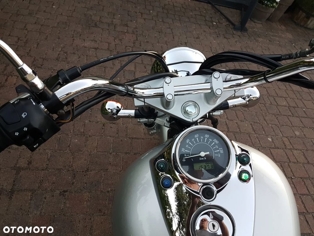 Suzuki Intruder - 6