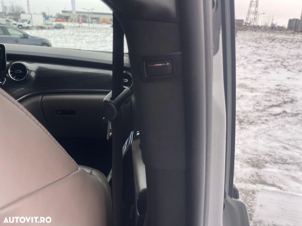 Mercedes-Benz V - 22