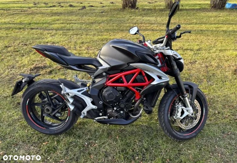 MV AGUSTA Brutale - 9