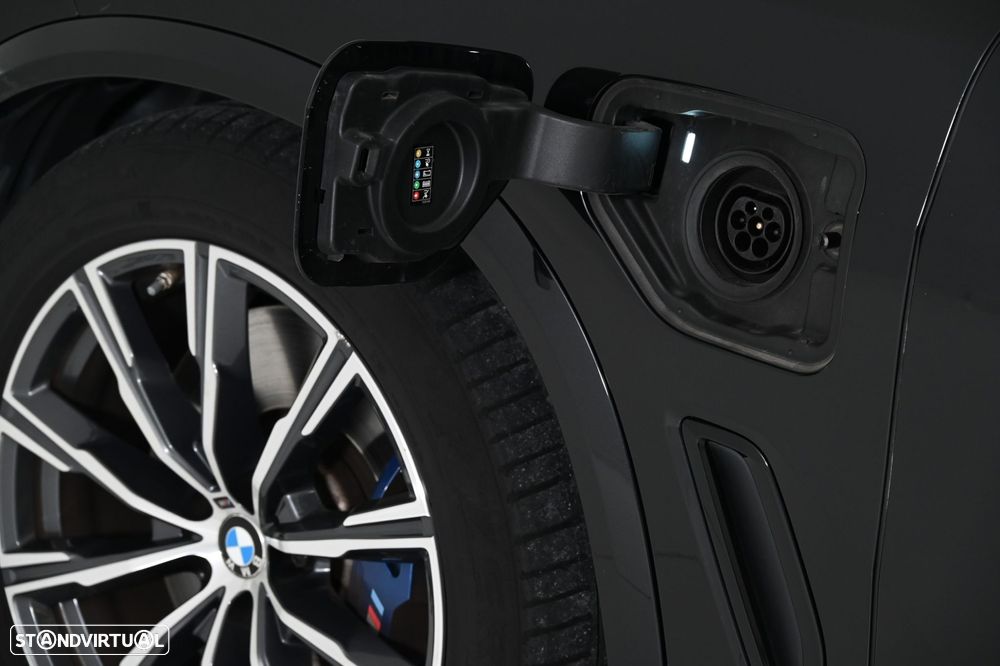 BMW X5 45 e xDrive Pack M - 12