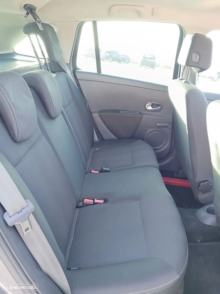 Renault Clio Break 1.2 16V Dynamique S - 6