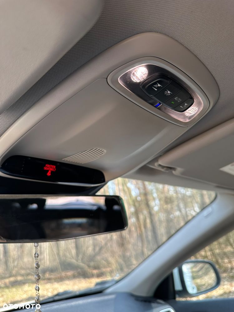 Volvo V40 D3 Kinetic - 22