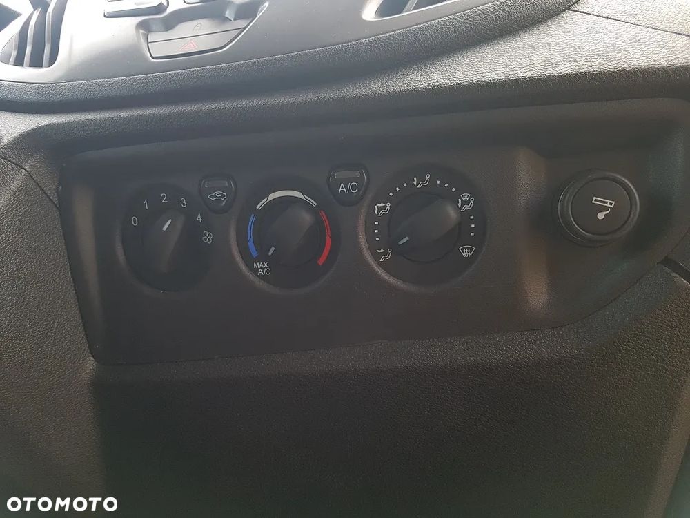 Ford Transit - 13