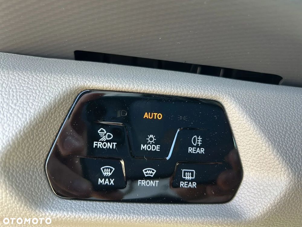 Volkswagen Multivan 2.0 TSI L2 Life DSG - 30