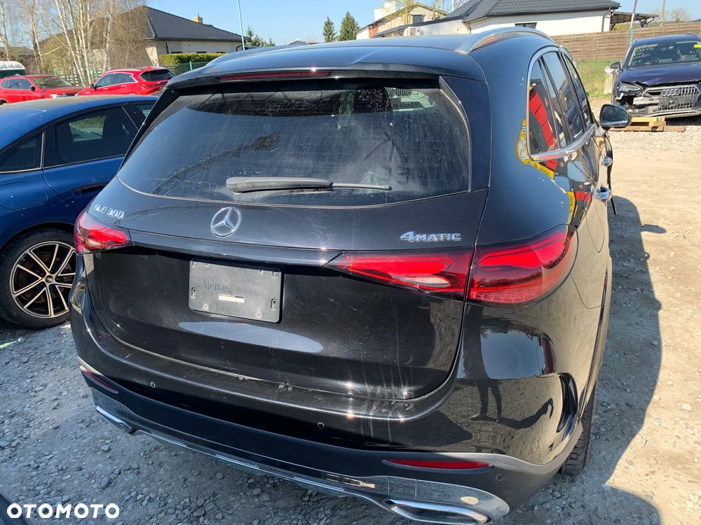 Mercedes-Benz GLC 300 4Matic 9G-TRONIC Avantgarde Advanced - 8
