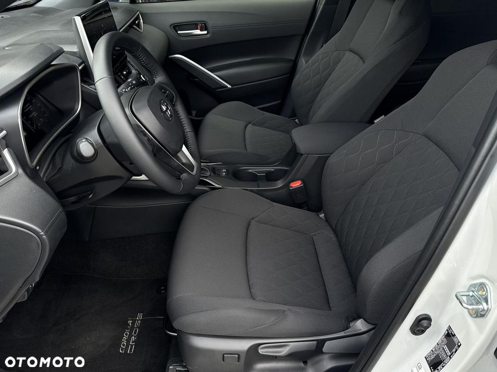 Toyota Corolla Cross - 12