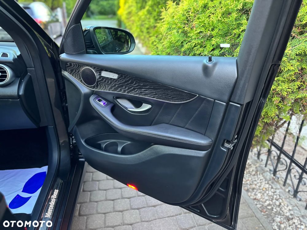 Mercedes-Benz GLC 200 4Matic 9G-TRONIC AMG Line - 13
