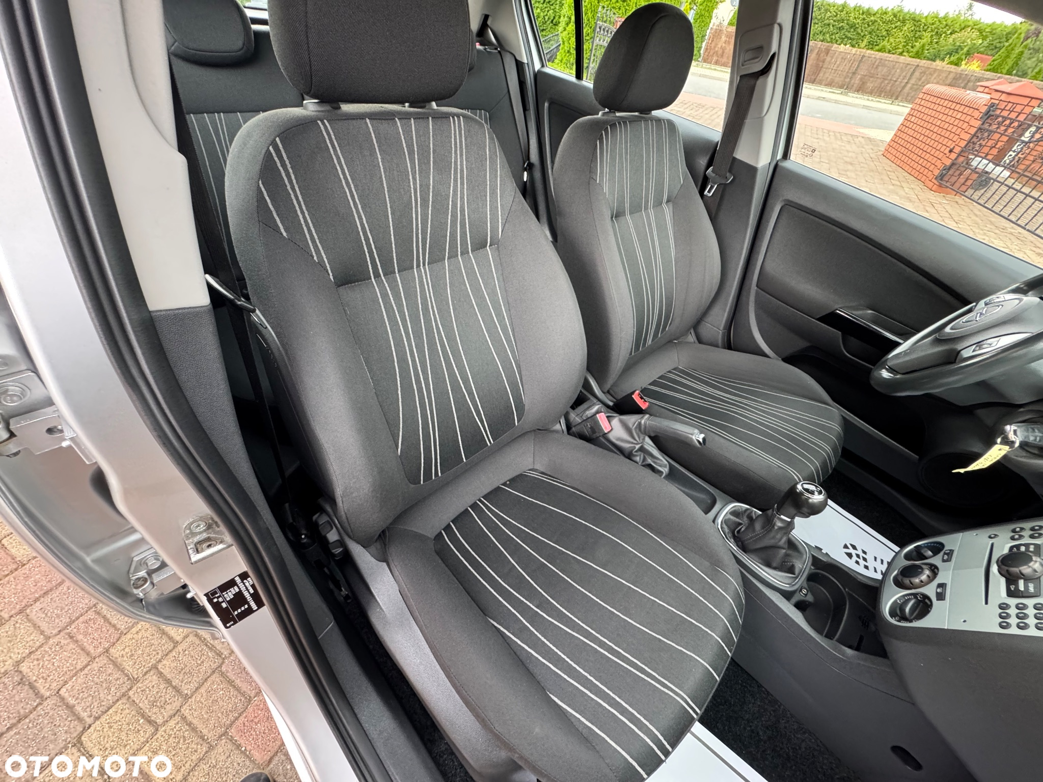 Opel Corsa 1.2 16V Cosmo - 23