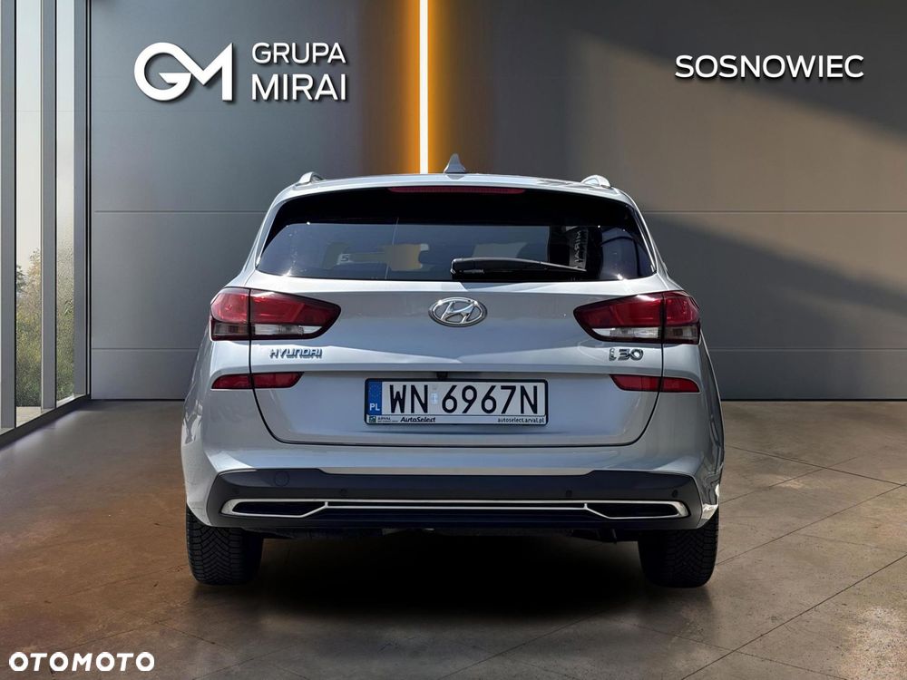Hyundai i30 1.6 D Comfort - 4