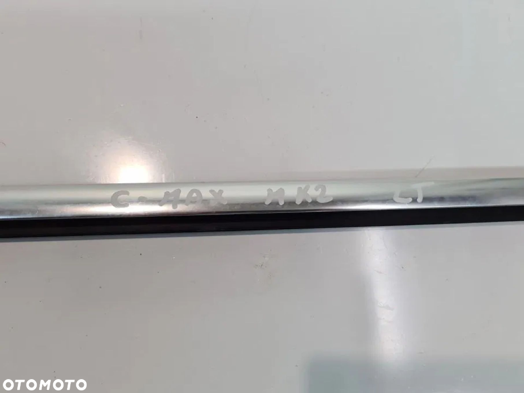LISTWA ZGARNIAJĄCA CHROM L/P TYŁ FORD C-MAX MK2 - 8