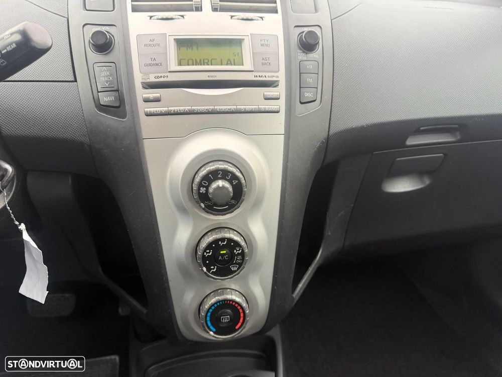 Toyota Yaris 1.3 Auto Sol - 19