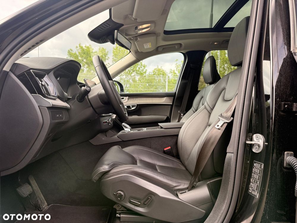 Volvo XC 90 - 32