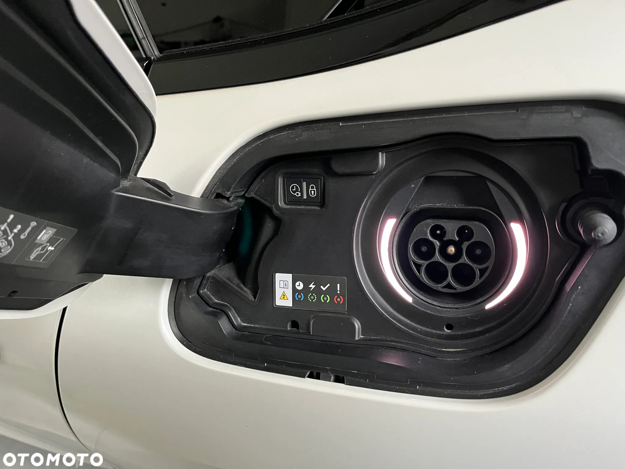 Peugeot 508 SW Plug-In Hybrid 225 e-EAT8 GT - 39