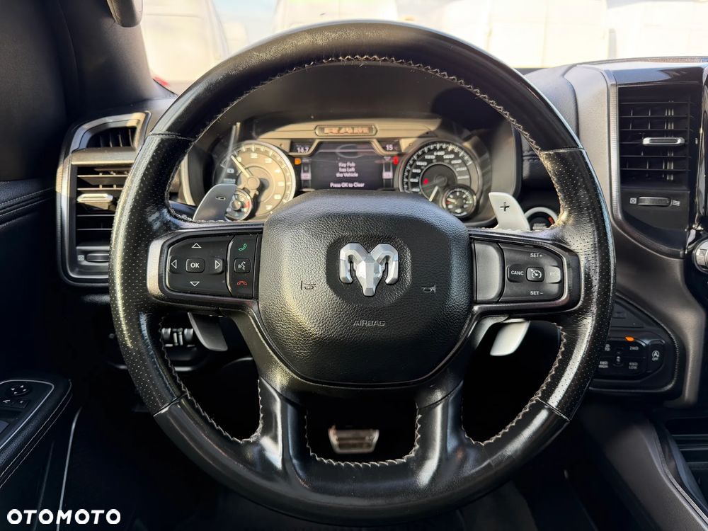 RAM 1500 Crew Cab Shortbed Laramie - 12