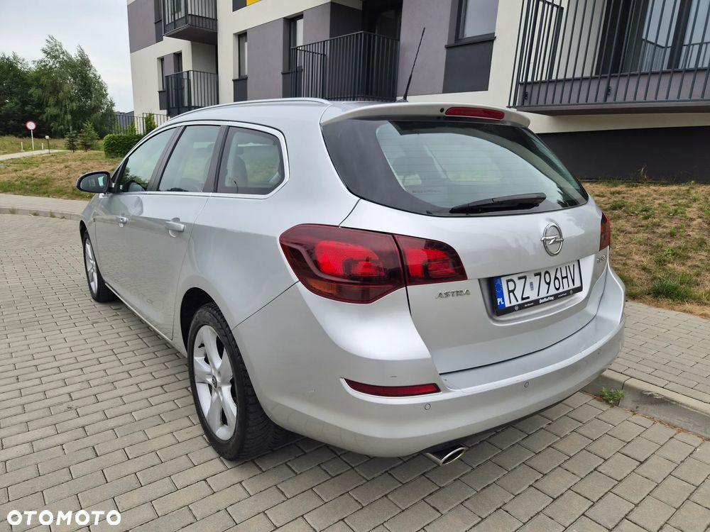 Opel Astra - 16